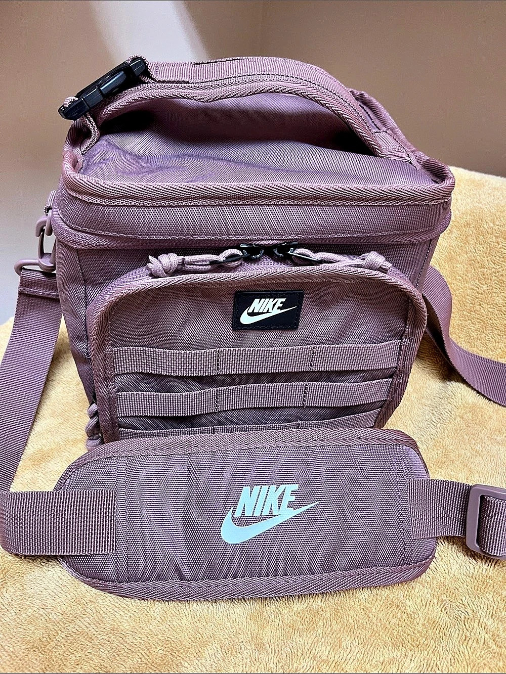 Nike Futura Plus Insulated Lunch Bag Plum